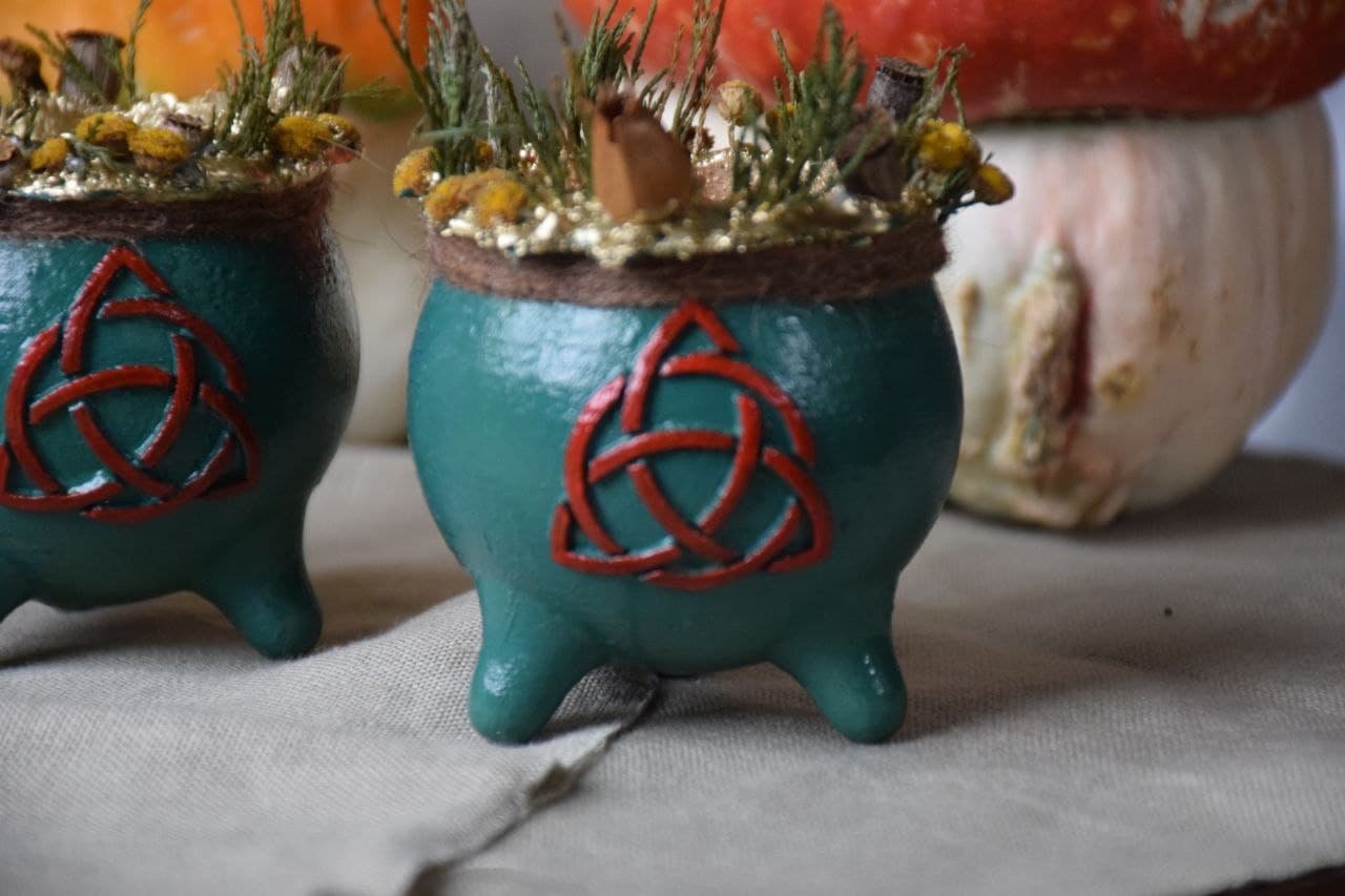 Candlestick The Book of Shadows BOS Charm Charmed Halliwell triquetra