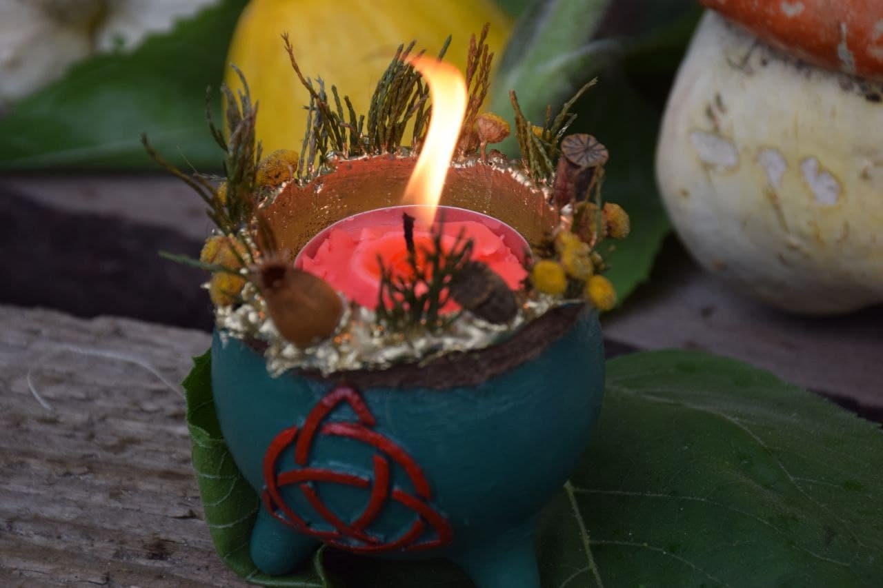 Candlestick The Book of Shadows BOS Charm Charmed Halliwell triquetra