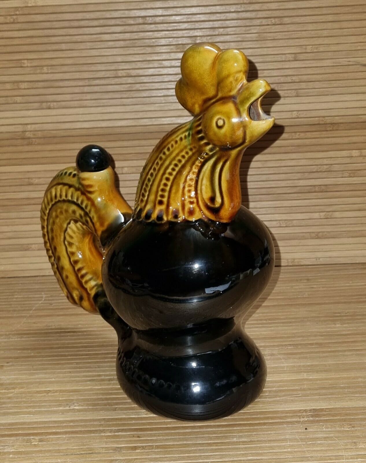 Vintage ceramic rooster decanter Vasylkyv Mayolica Ukraine Kyiv Boris Johnson and Volodymyr Zelensyy
