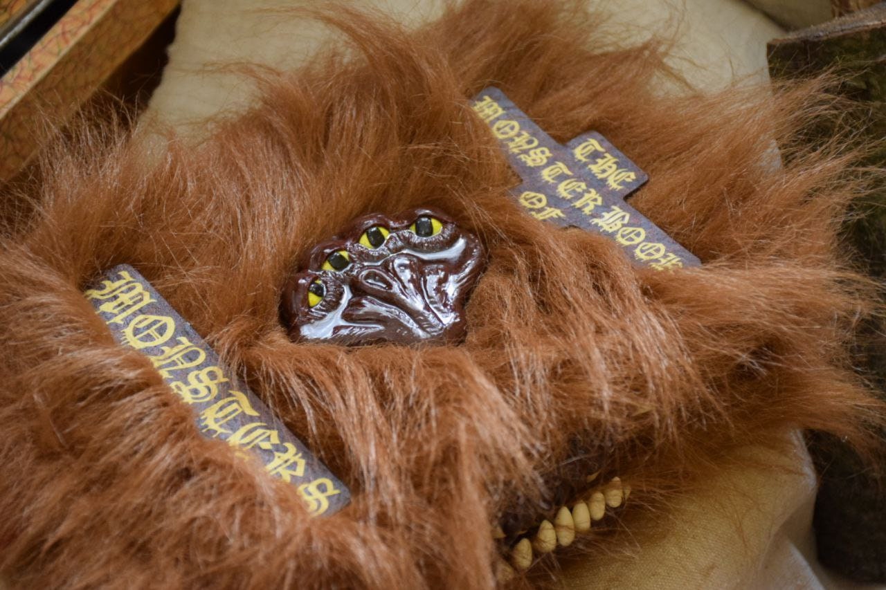 The Monster Book of Monsters Replica 6*8"