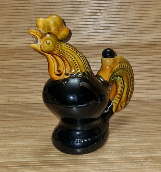 Vintage ceramic rooster decanter Vasylkyv Mayolica Ukraine Kyiv Boris Johnson and Volodymyr Zelensyy